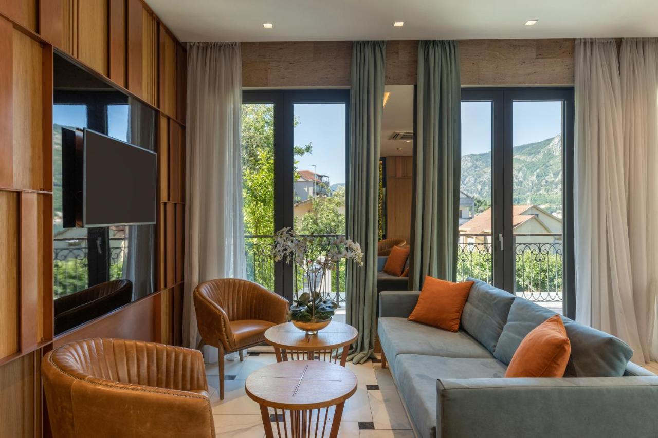 Huma Kotor Bay Hotel And Villas Eksteriør bilde Suite at the hotel