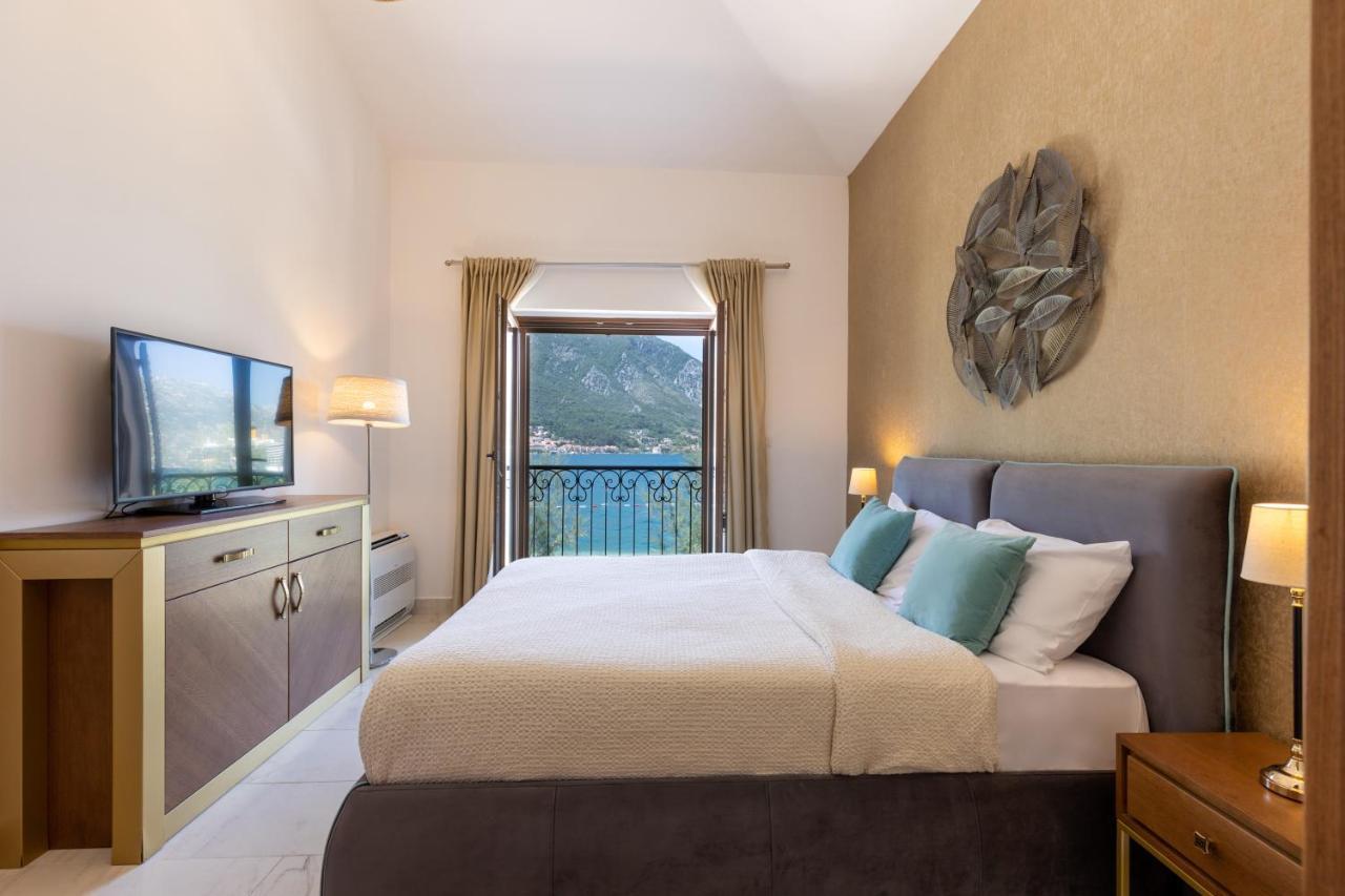Huma Kotor Bay Hotel And Villas Eksteriør bilde Deluxe room