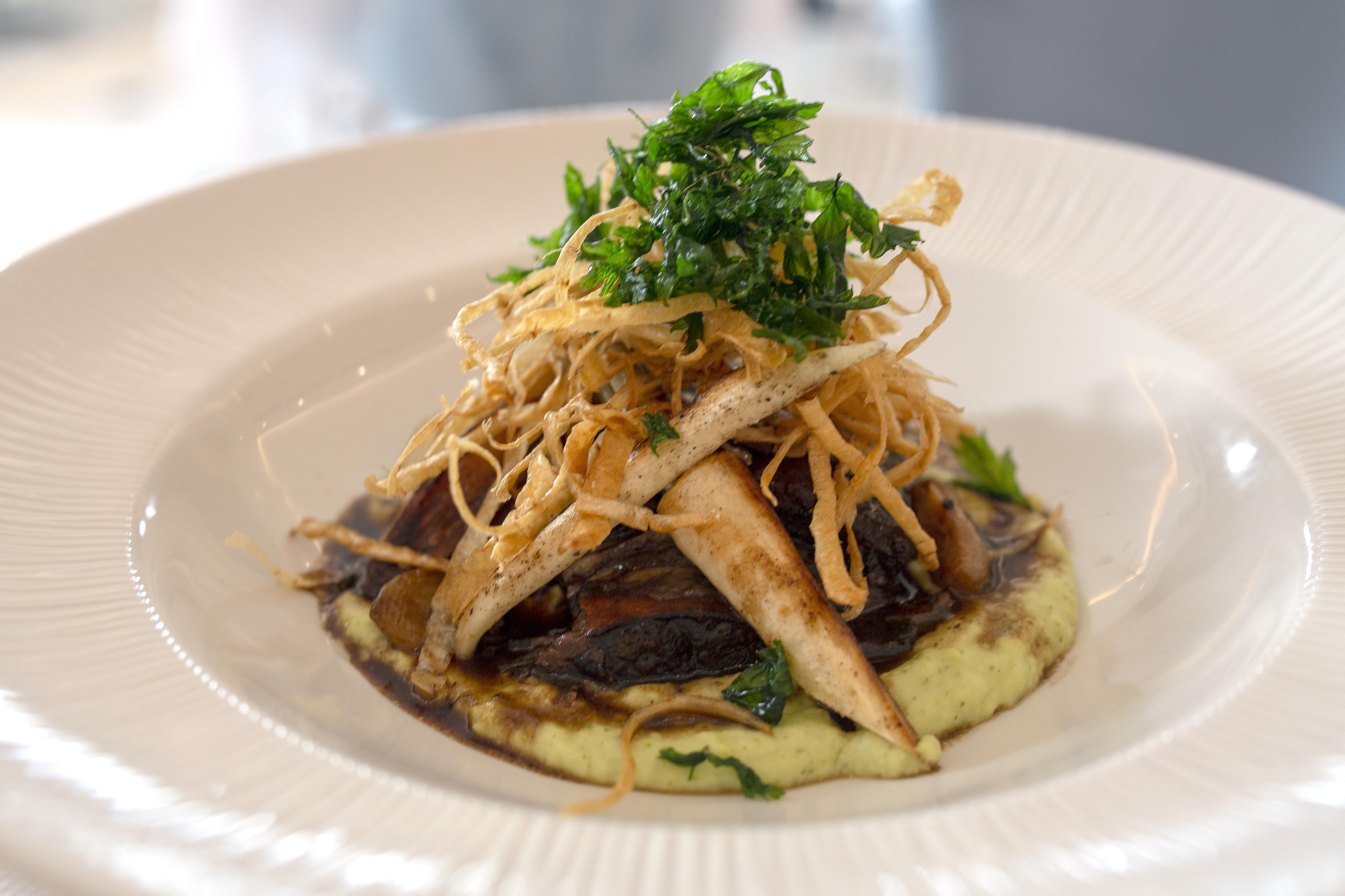 Huma Kotor Bay Hotel And Villas Eksteriør bilde A dish of chicken and parsnip