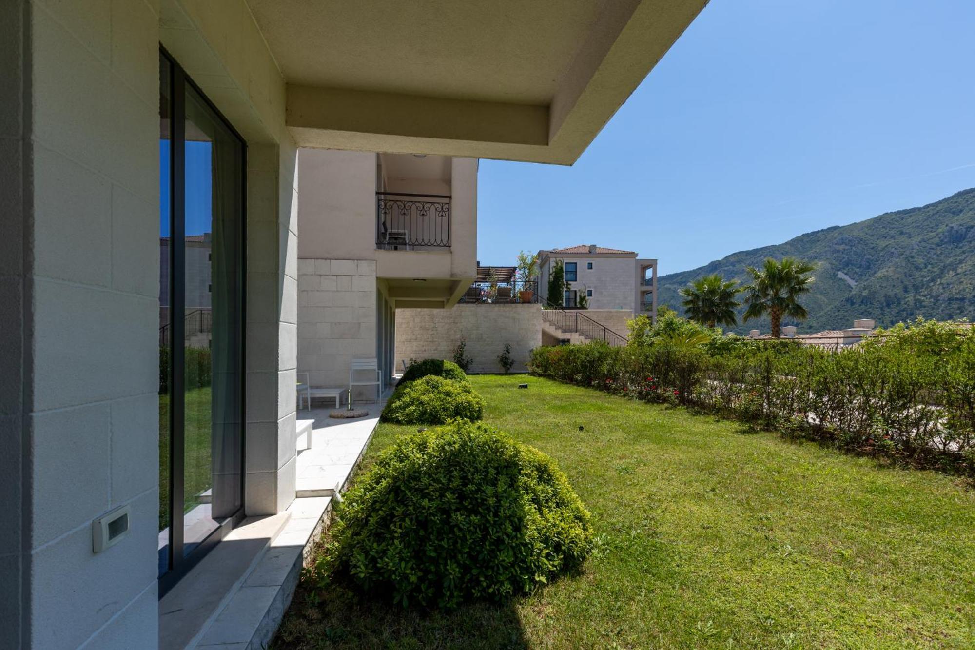 Huma Kotor Bay Hotel And Villas Rom bilde The new campus