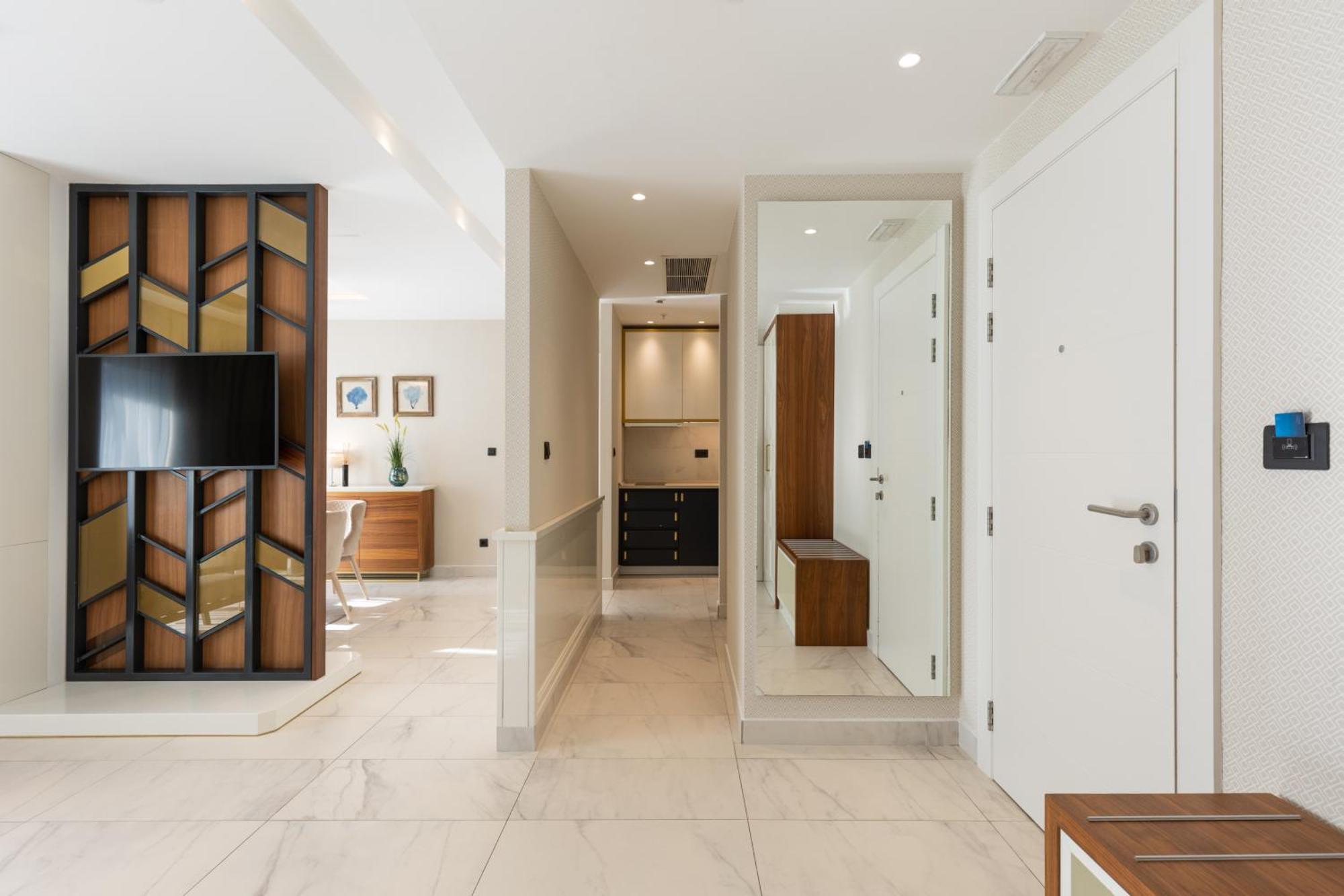 Huma Kotor Bay Hotel And Villas Rom bilde Interior of a suite at The Ivy Collection