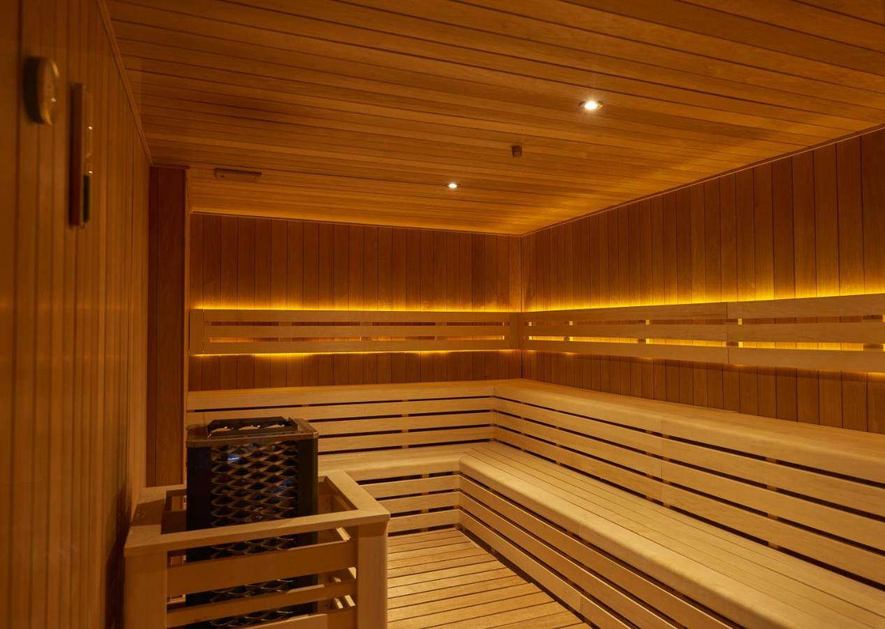 Huma Kotor Bay Hotel And Villas Eksteriør bilde A modern Finnish sauna